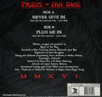 TYGERS OF PAN TANG - NEVER GIVE IN (7")